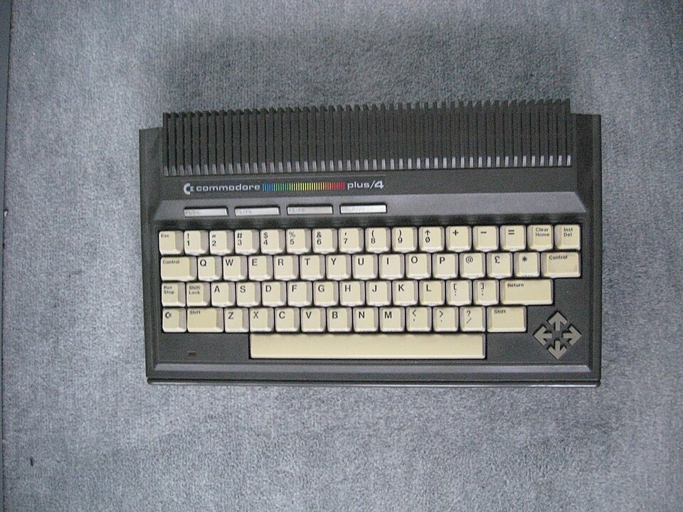 Archivo:Commodore Plus-4.jpg